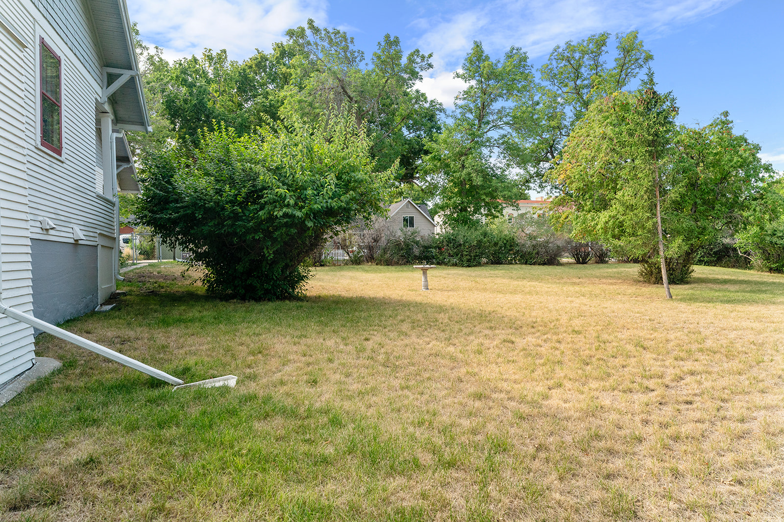 520 E 6th Avenue Property Photo 9