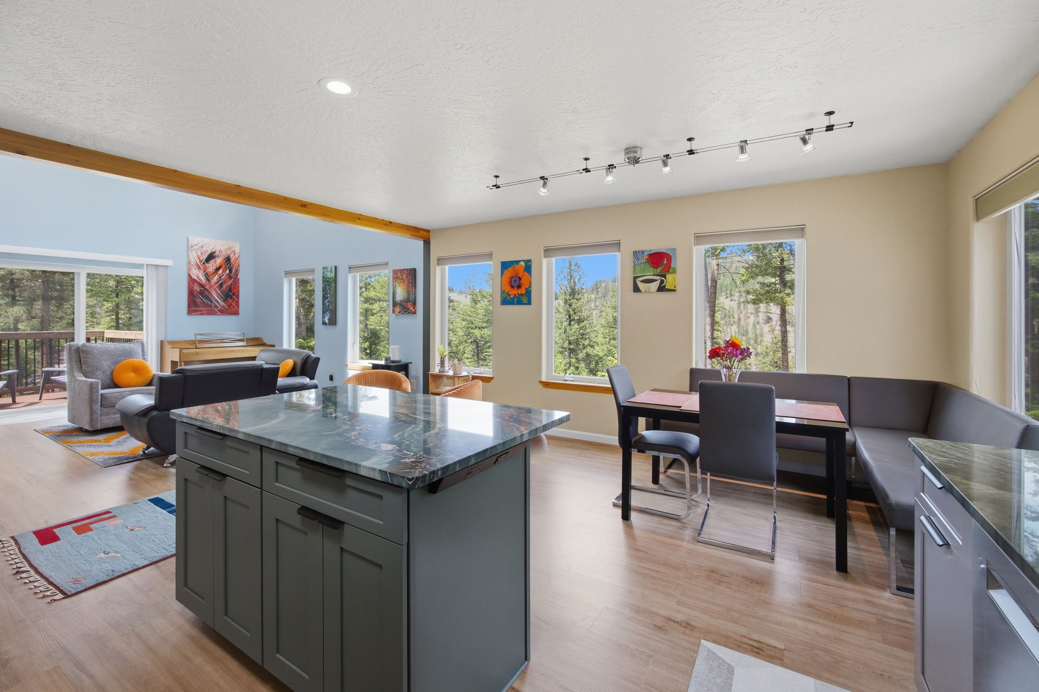 9494 Cedar Ridge Road Property Photo 13