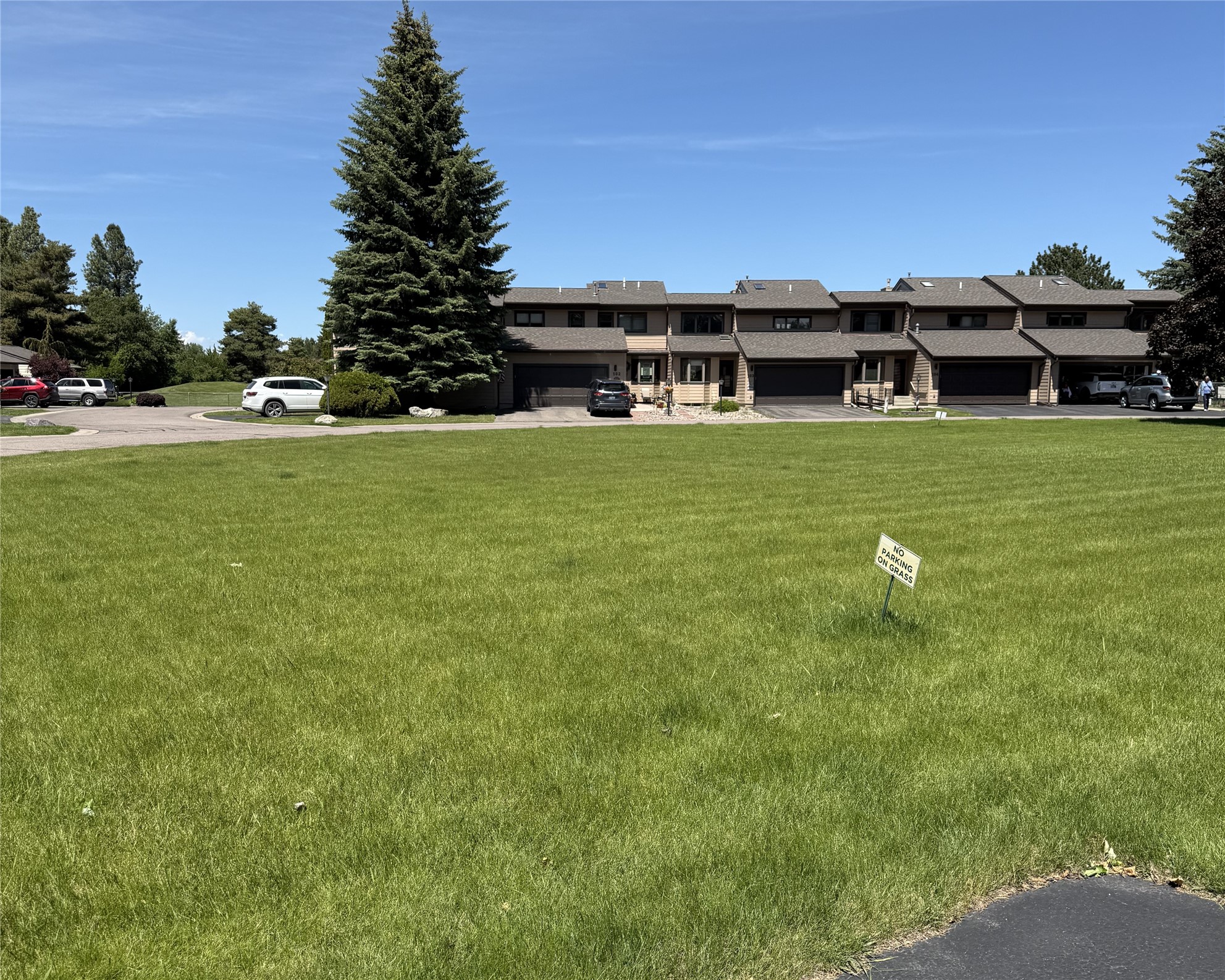 177 & 178 Fairway Boulevard Property Photo 2