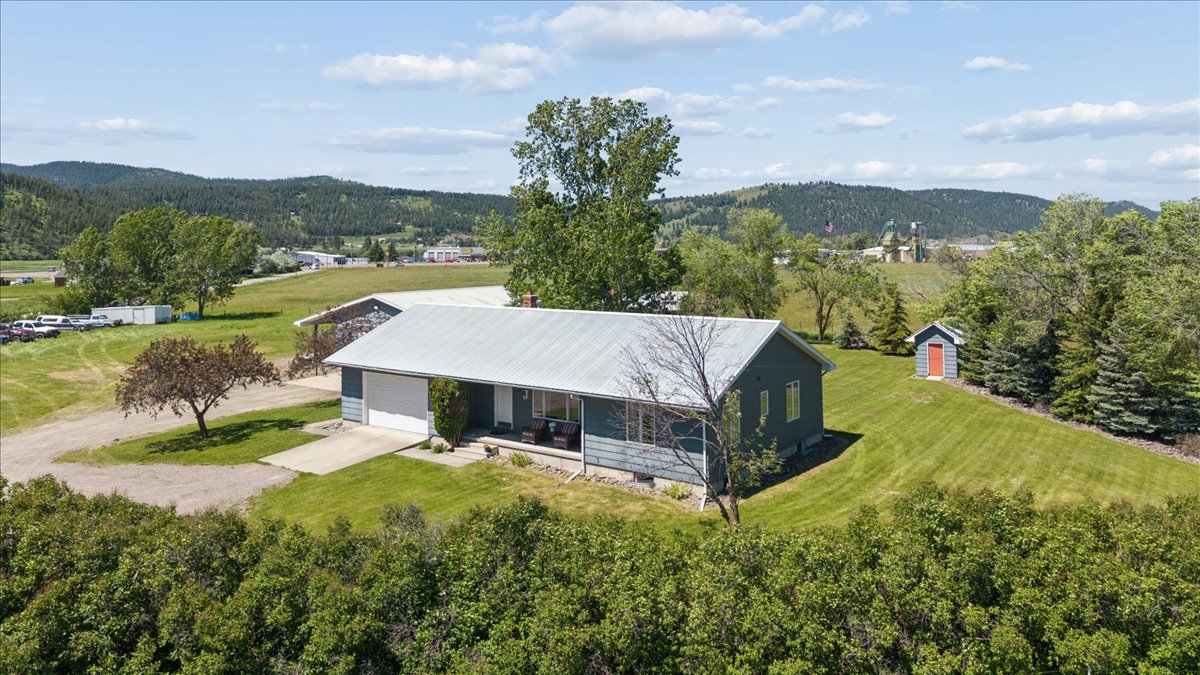 425 Snowline Lane Property Photo 1