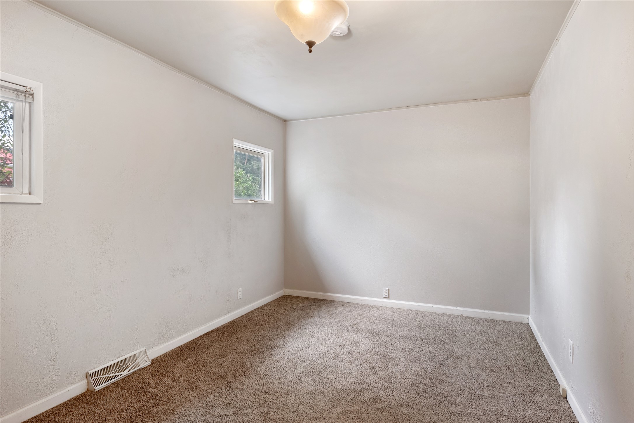 1539 S 4th Street W Property Photo 13