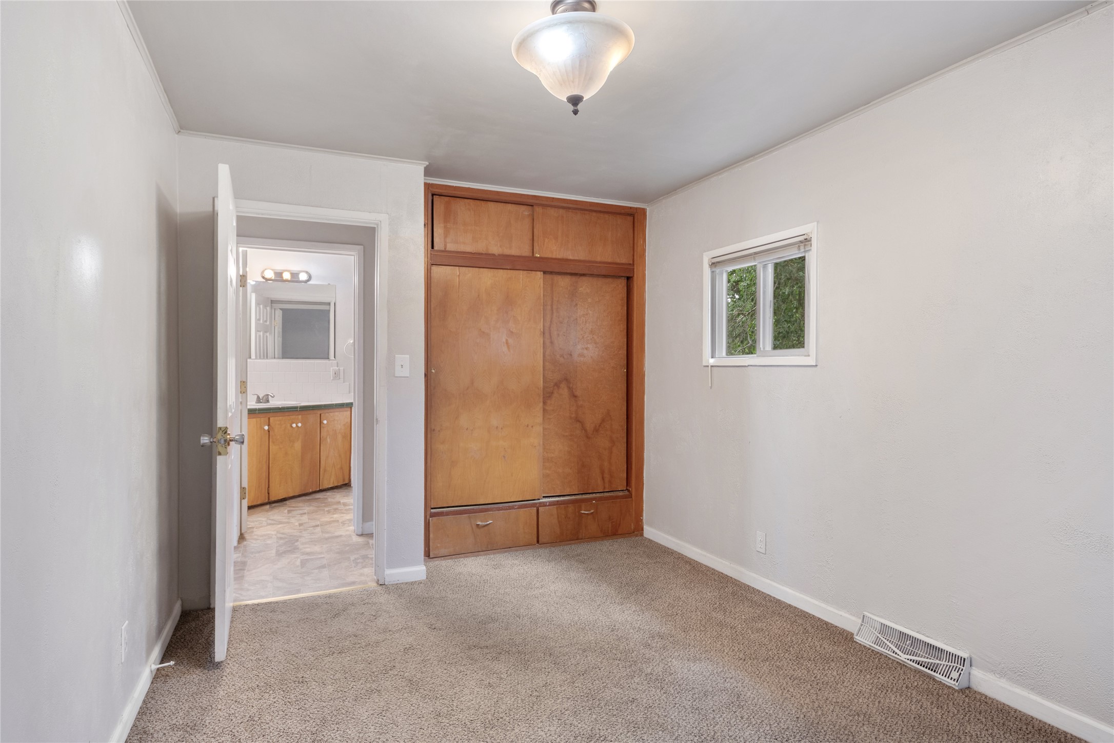 1539 S 4th Street W Property Photo 14