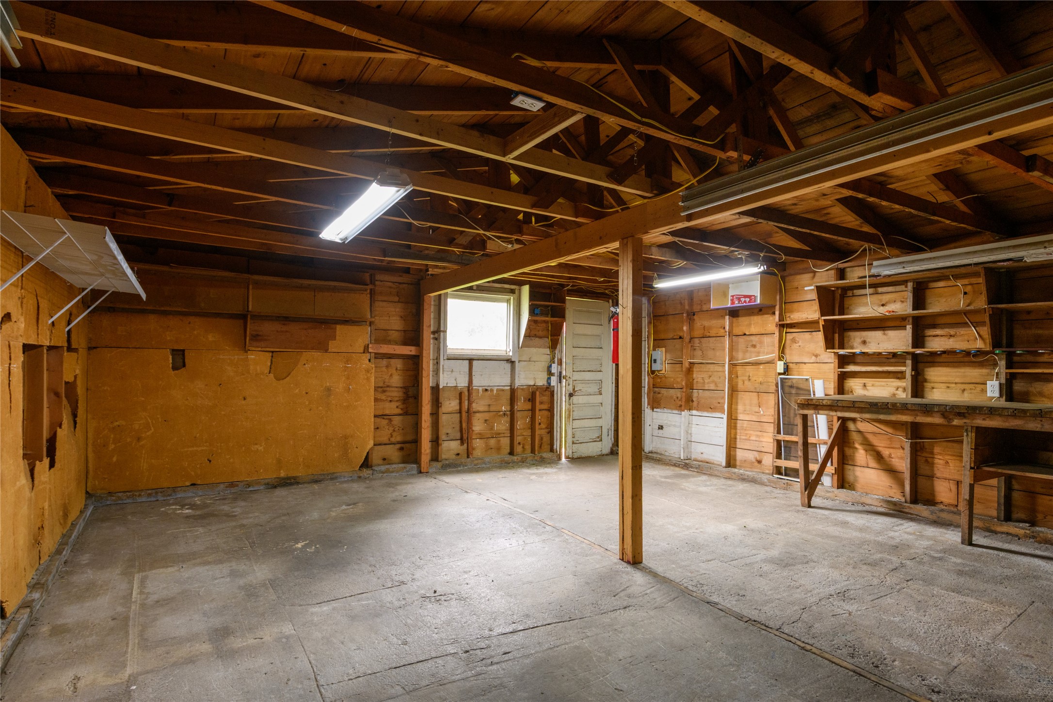 1539 S 4th Street W Property Photo 20