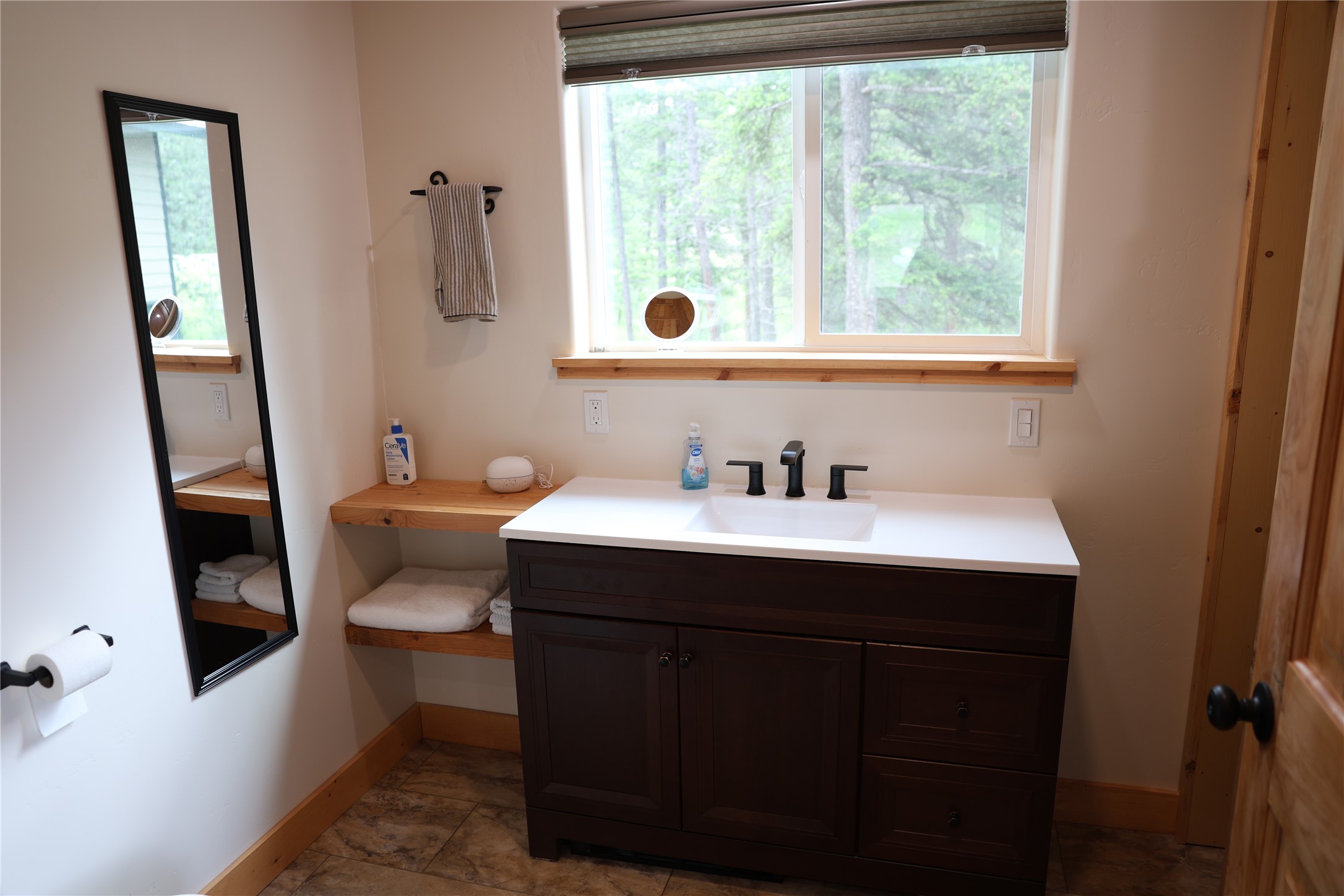 82 Salmon Drive Property Photo 34
