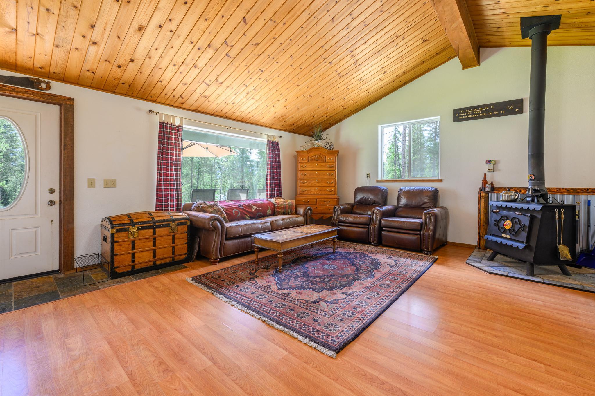 700 Pomeroy Trail Property Photo 14