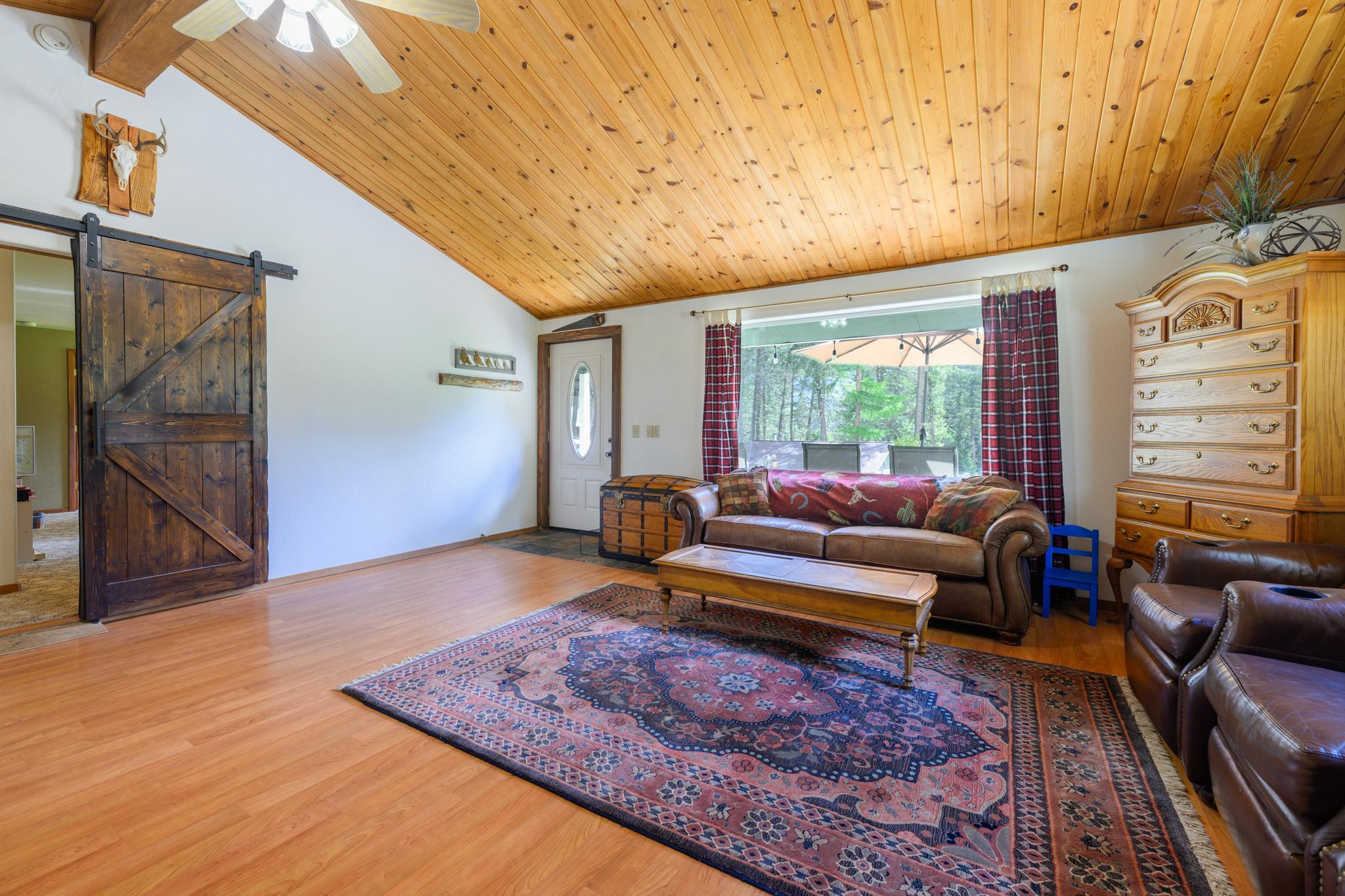 700 Pomeroy Trail Property Photo 15