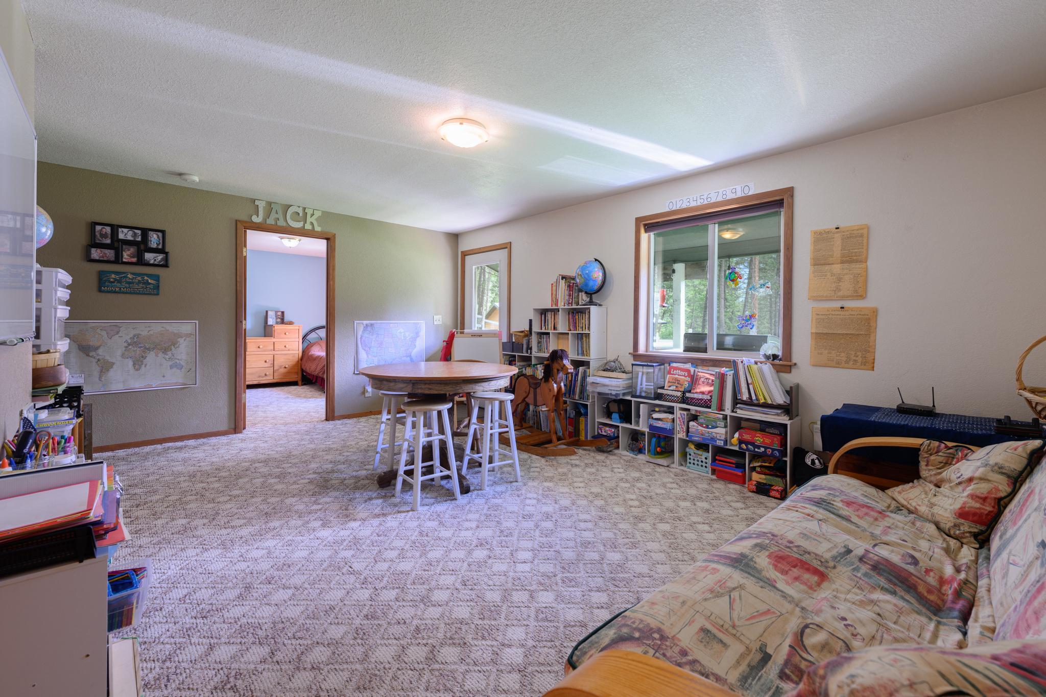 700 Pomeroy Trail Property Photo 17