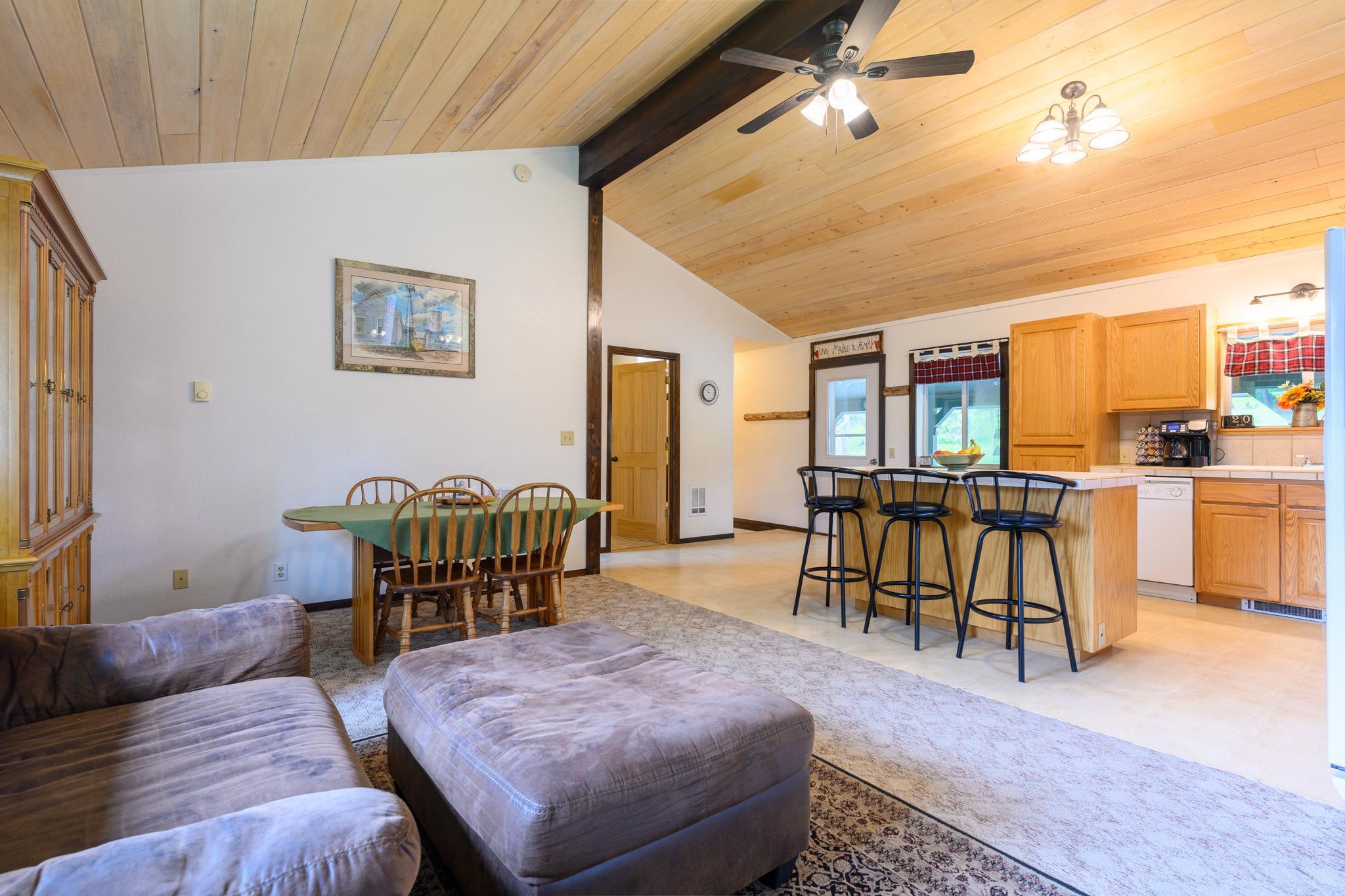 700 Pomeroy Trail Property Photo 27