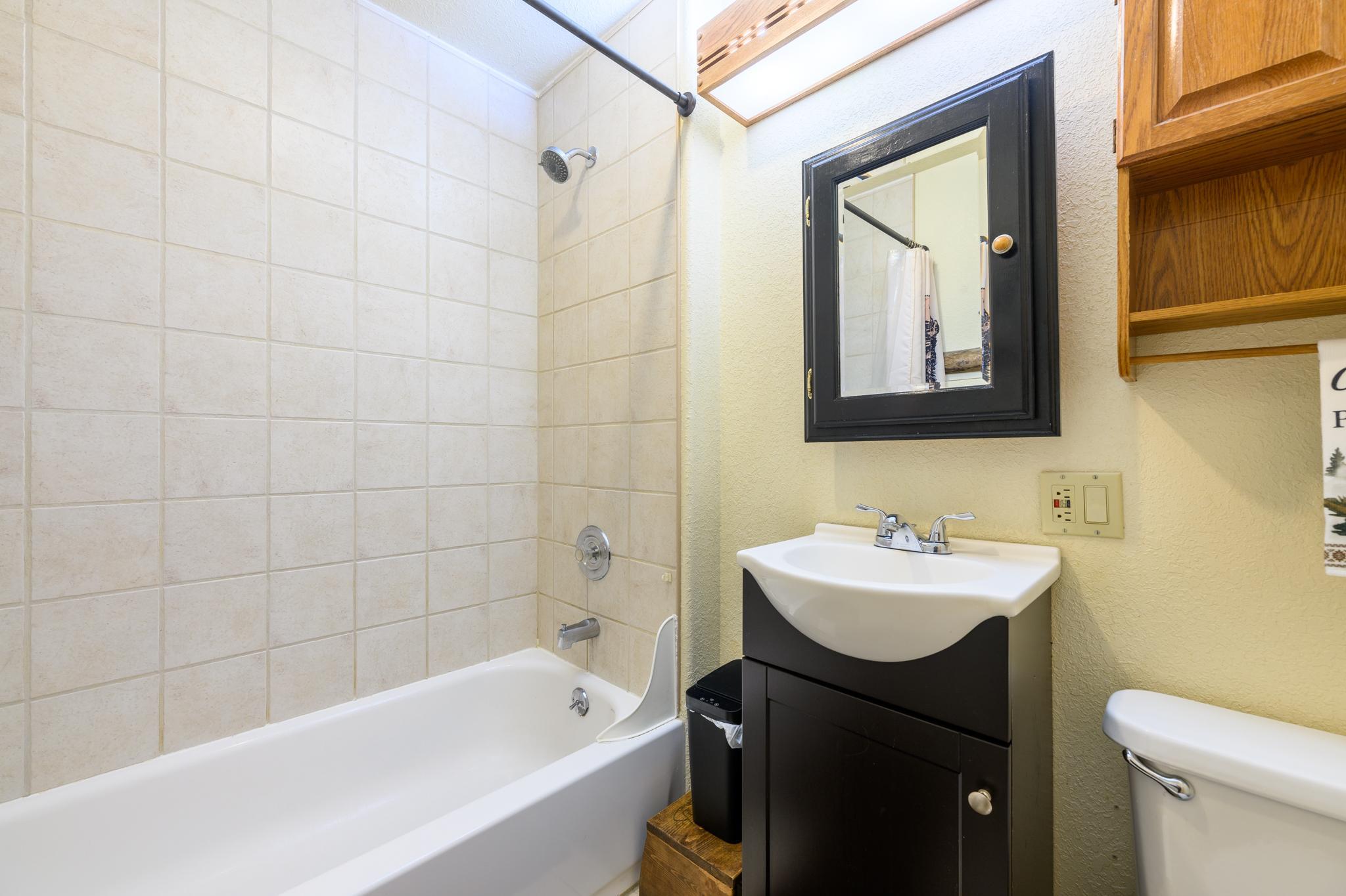 700 Pomeroy Trail Property Photo 32