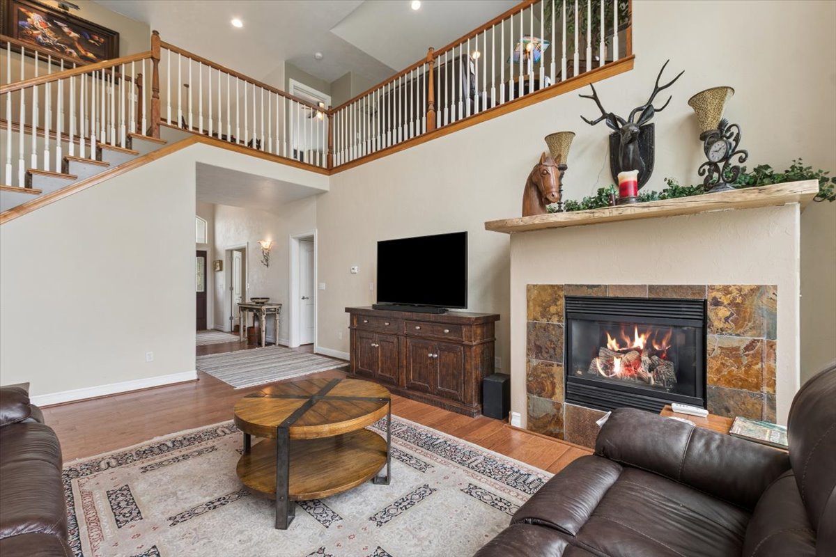 15 Mountain Park Lane Property Photo 3