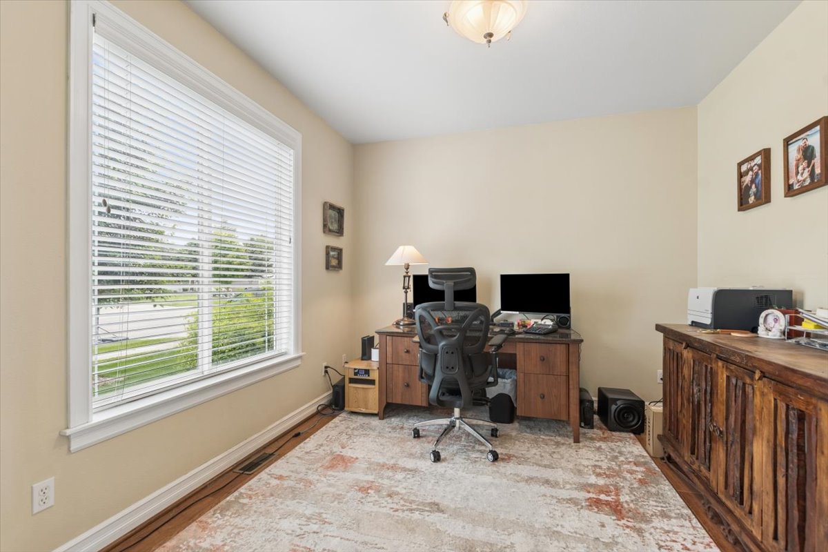 15 Mountain Park Lane Property Photo 14