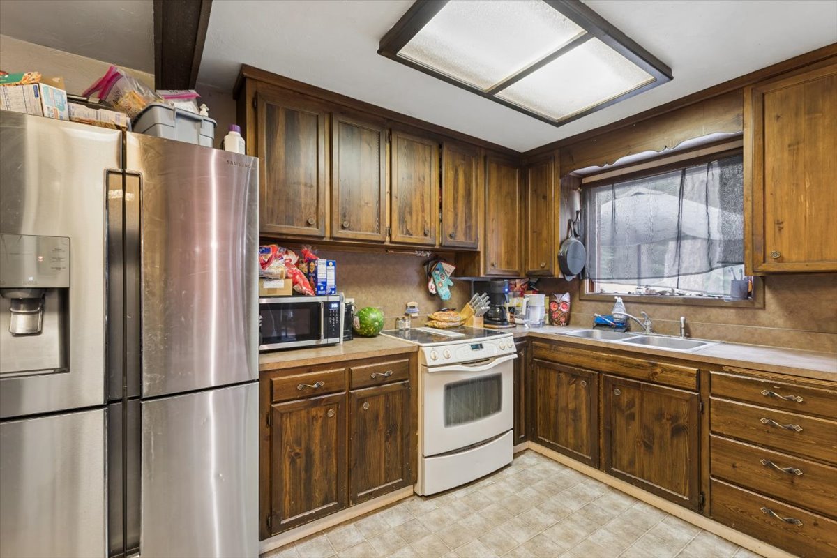 7585 Us Highway 2 E Property Photo 26