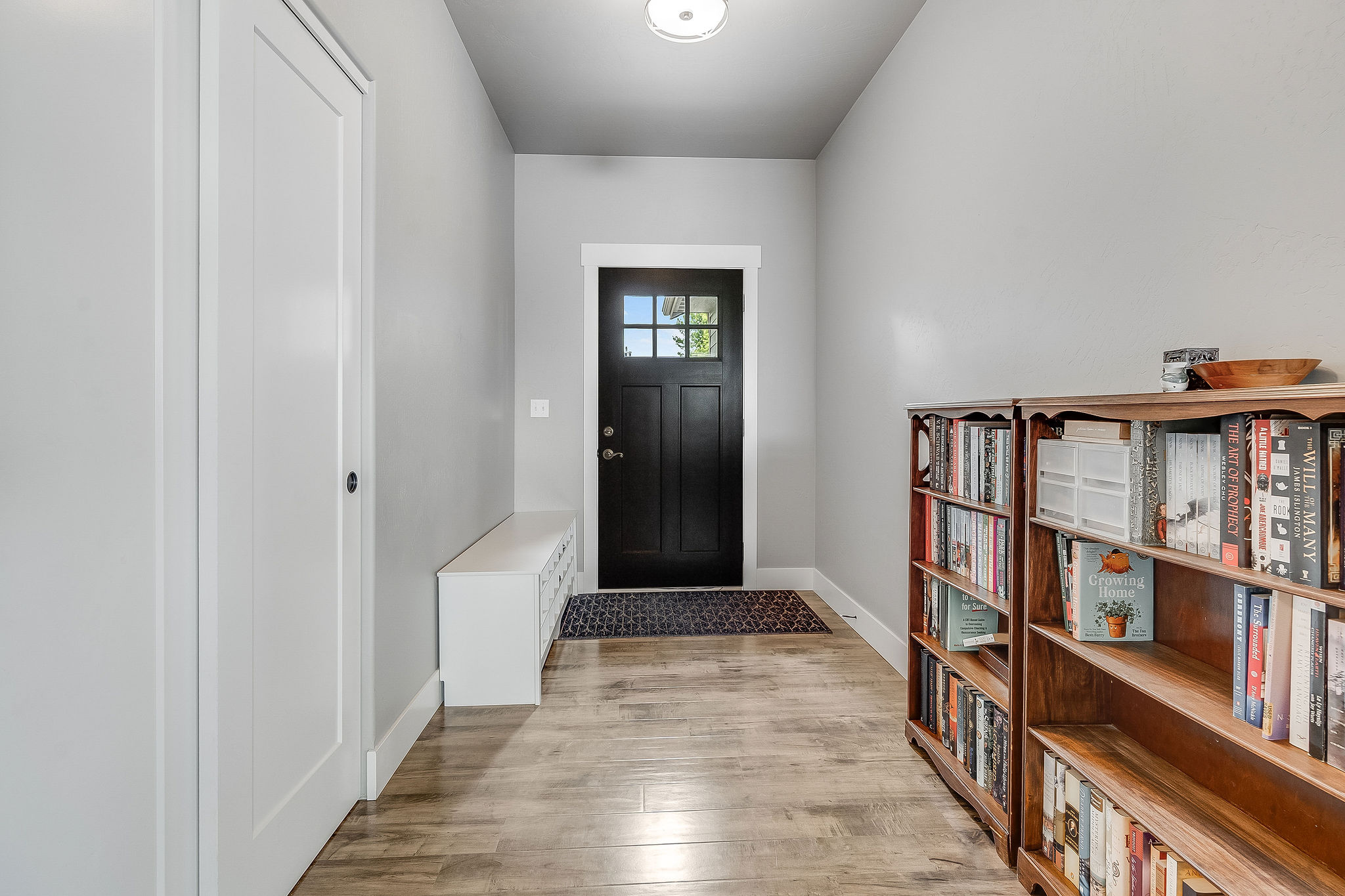 711 Parkway Drive Property Photo 4