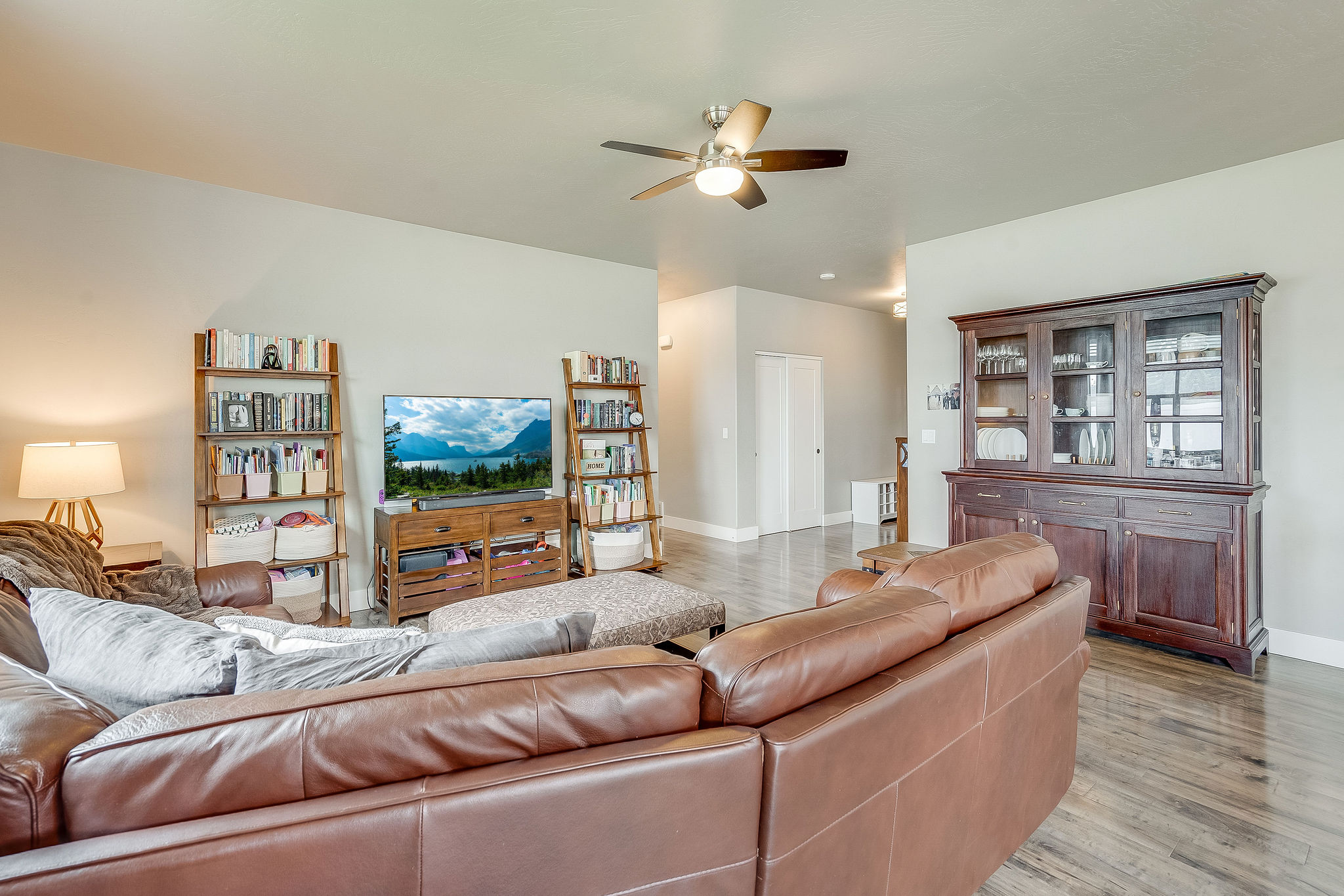 711 Parkway Drive Property Photo 6