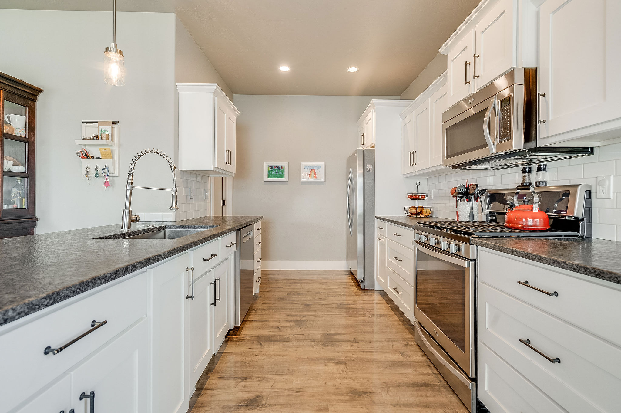 711 Parkway Drive Property Photo 10