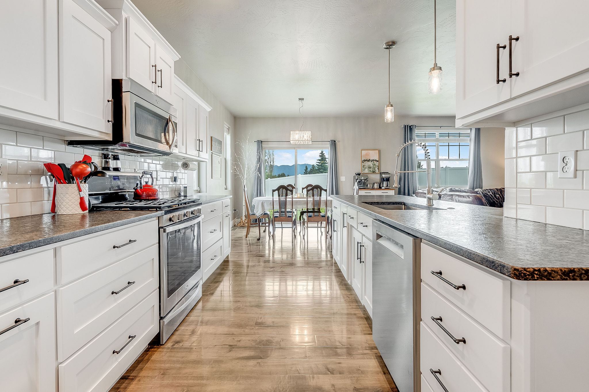 711 Parkway Drive Property Photo 11