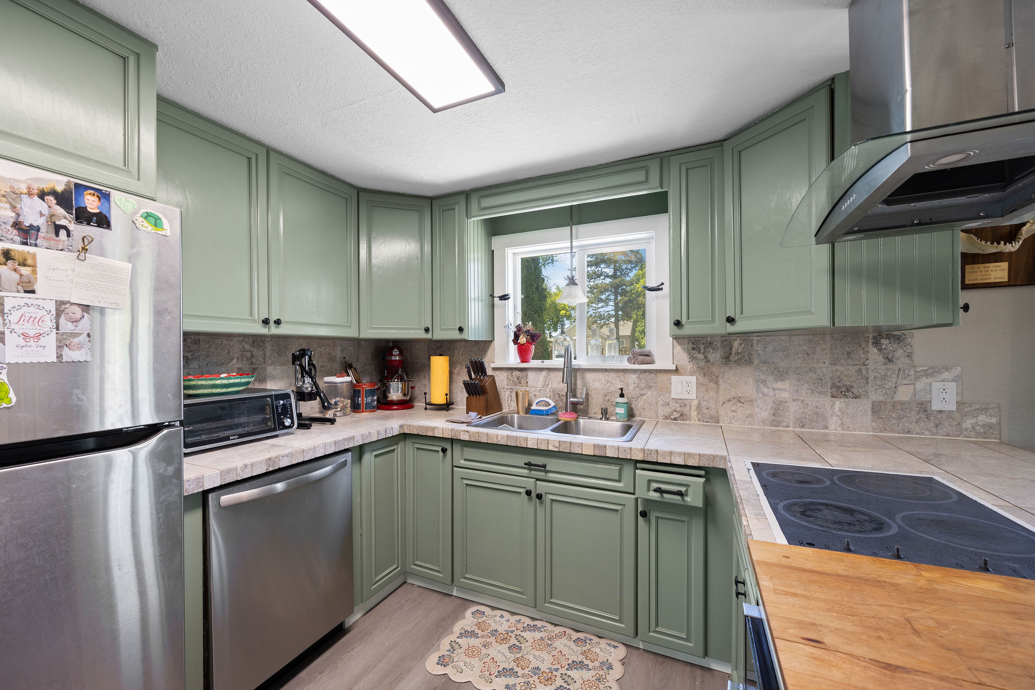 834 2nd Street W Property Photo 8