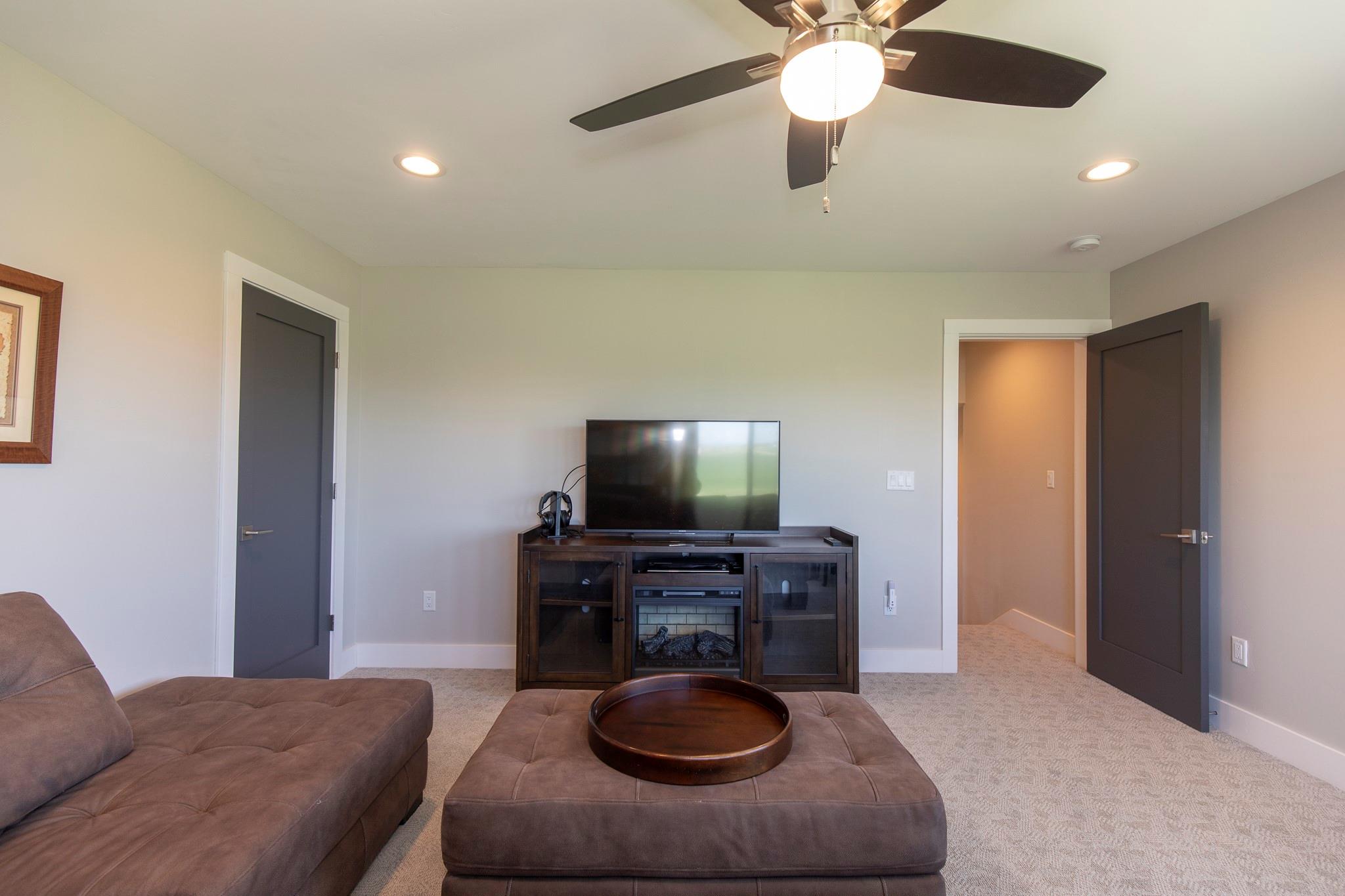 121 Laura Court Property Photo 45