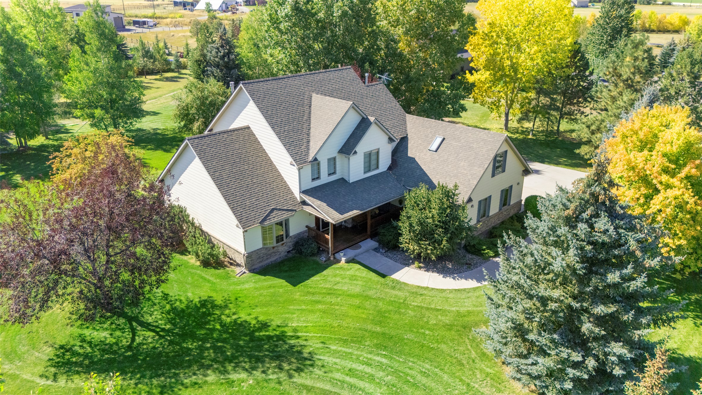 24 Legend Court Property Photo 1