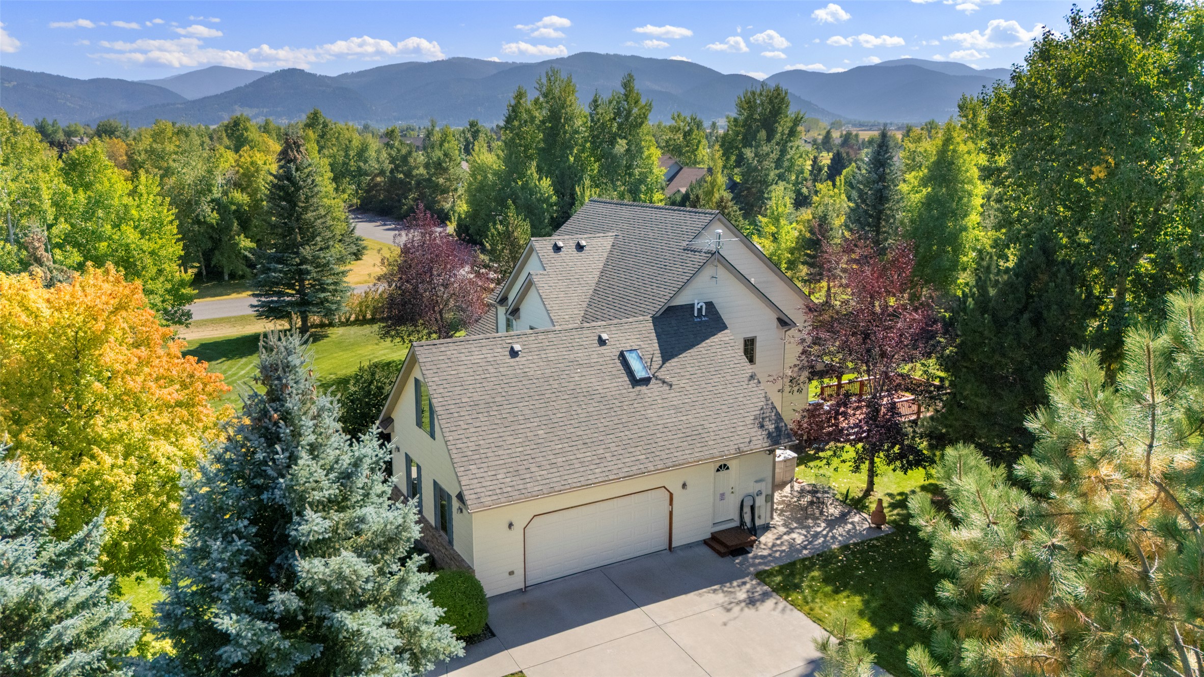 24 Legend Court Property Photo 21