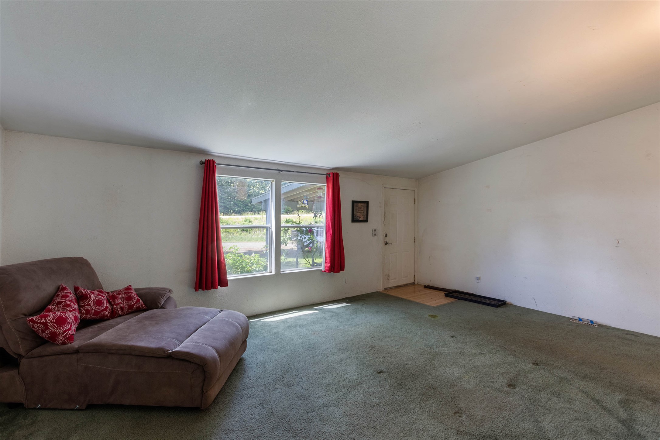 2 Rose Woods Lane Property Photo 13