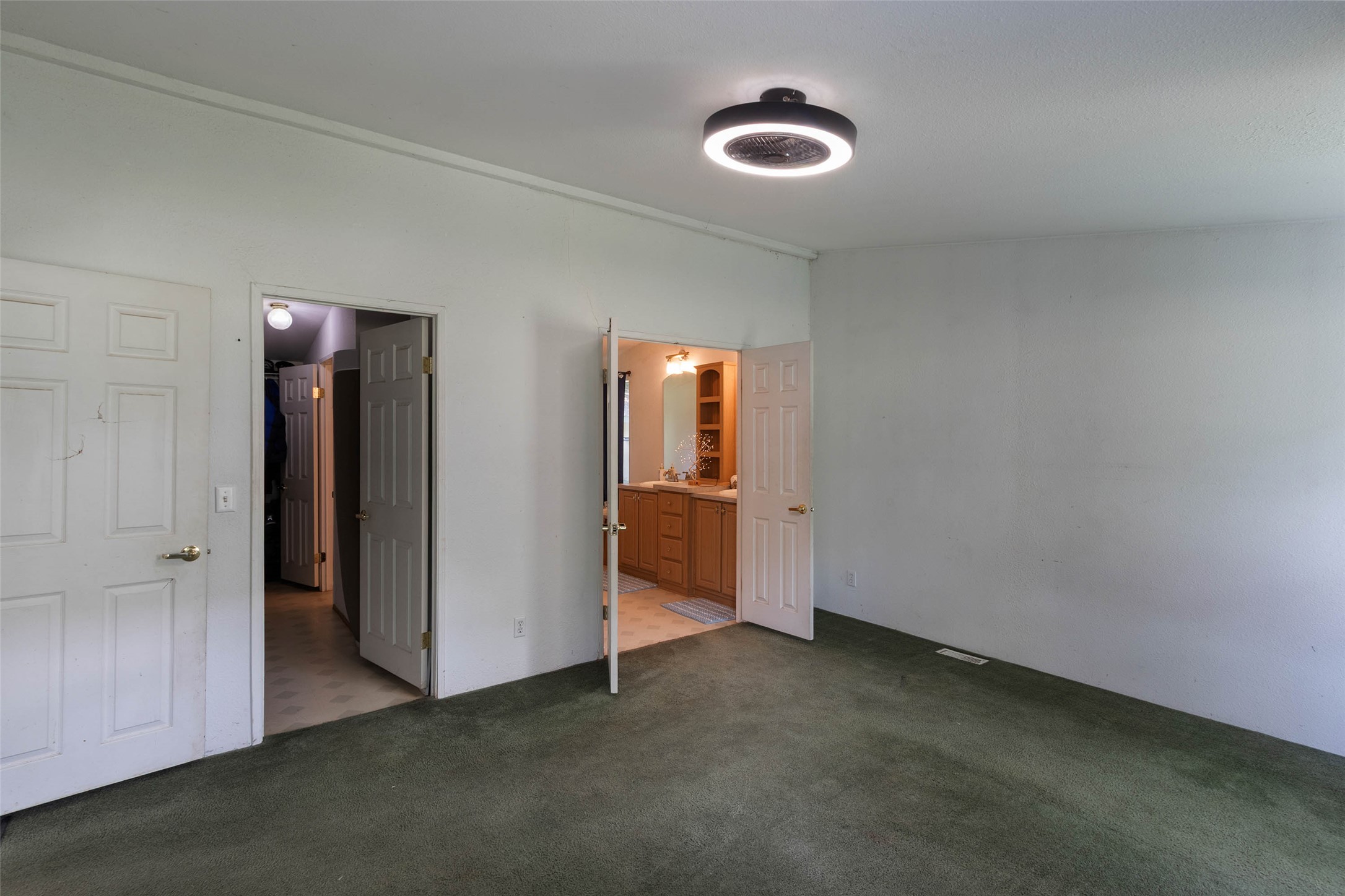 2 Rose Woods Lane Property Photo 15