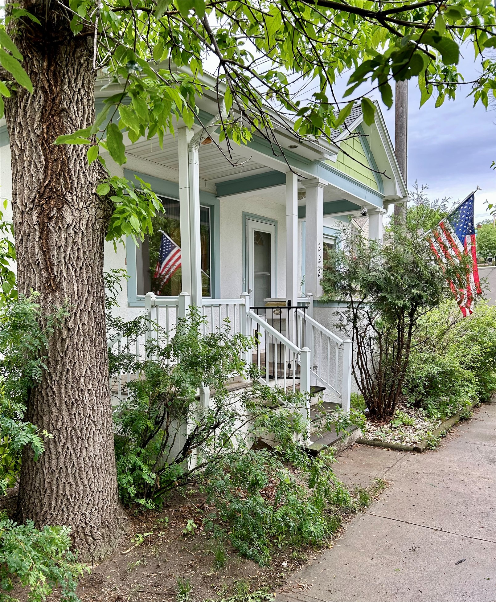 222 7th Street Property Photo 1
