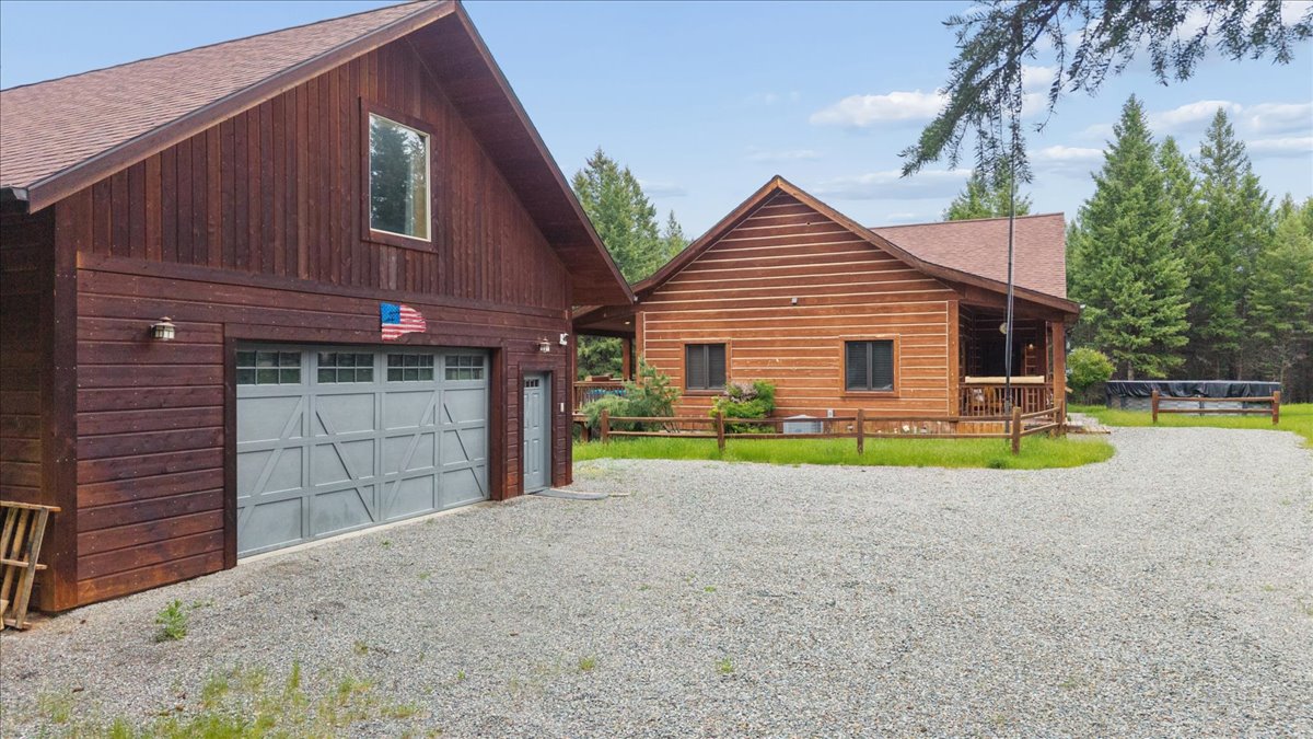 302 Aspen Glen Road Property Photo 3