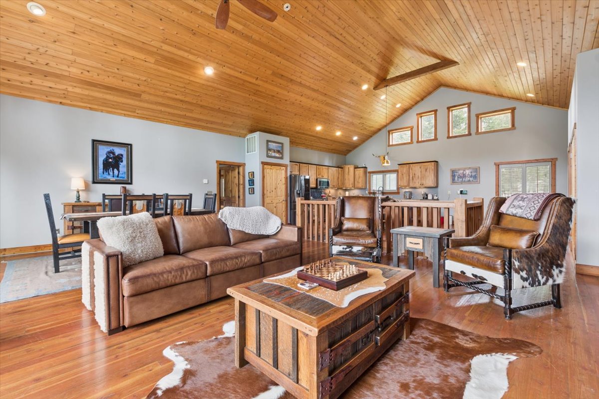 302 Aspen Glen Road Property Photo 17