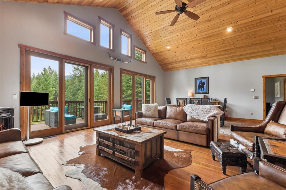 302 Aspen Glen Road Property Photo 18