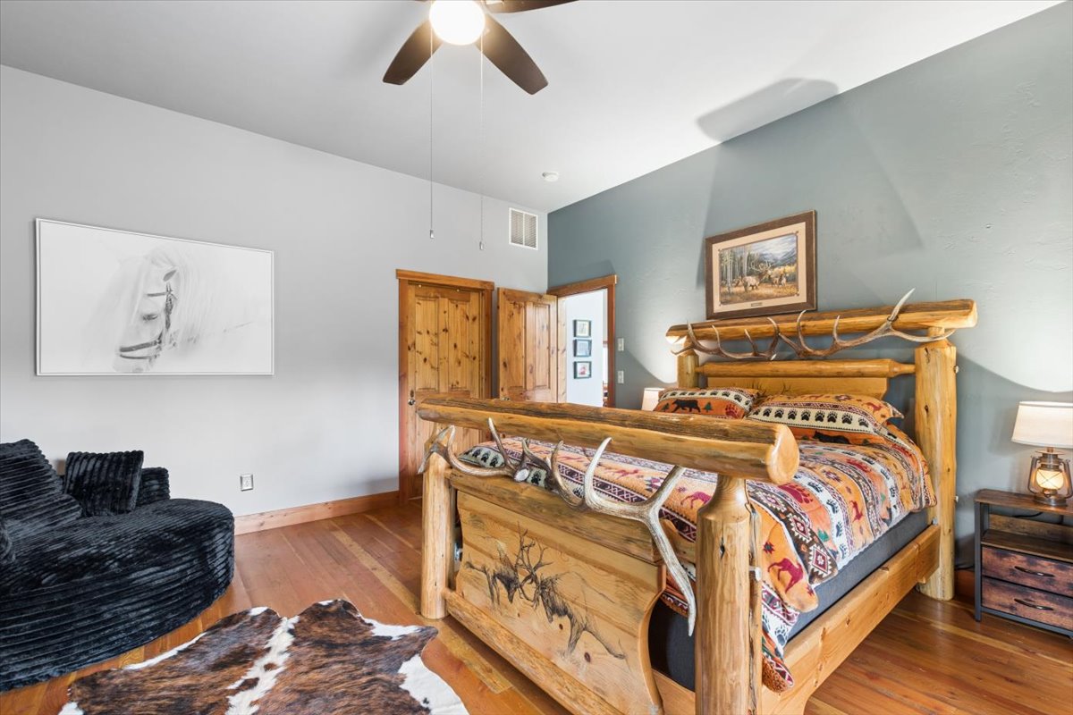 302 Aspen Glen Road Property Photo 24