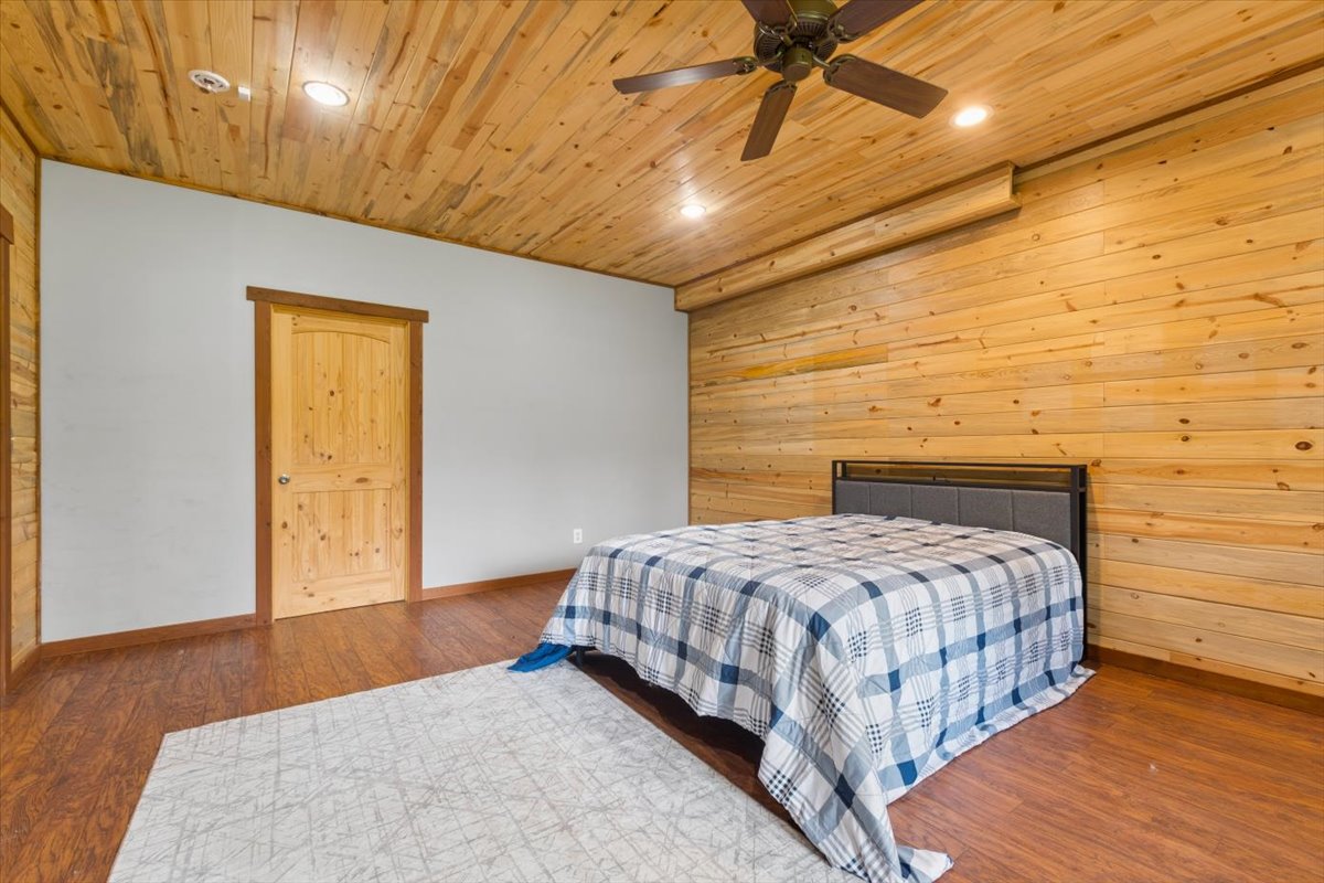 302 Aspen Glen Road Property Photo 35