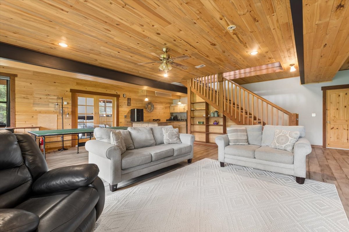 302 Aspen Glen Road Property Photo 40