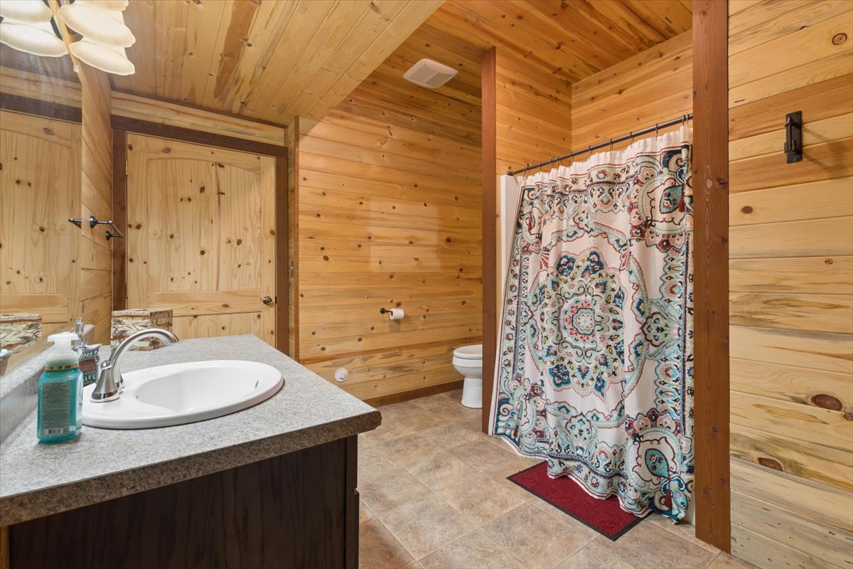 302 Aspen Glen Road Property Photo 44