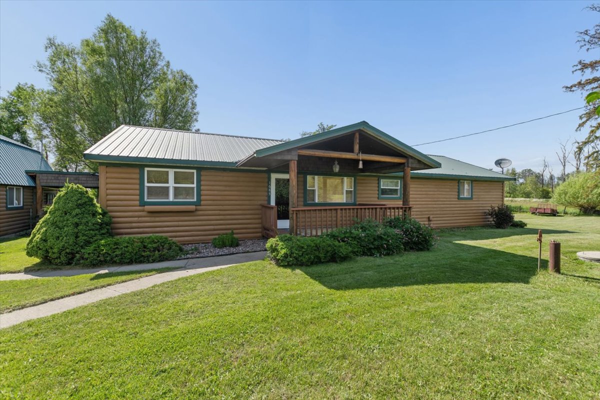 1685 Mt Highway 206 Property Photo 3