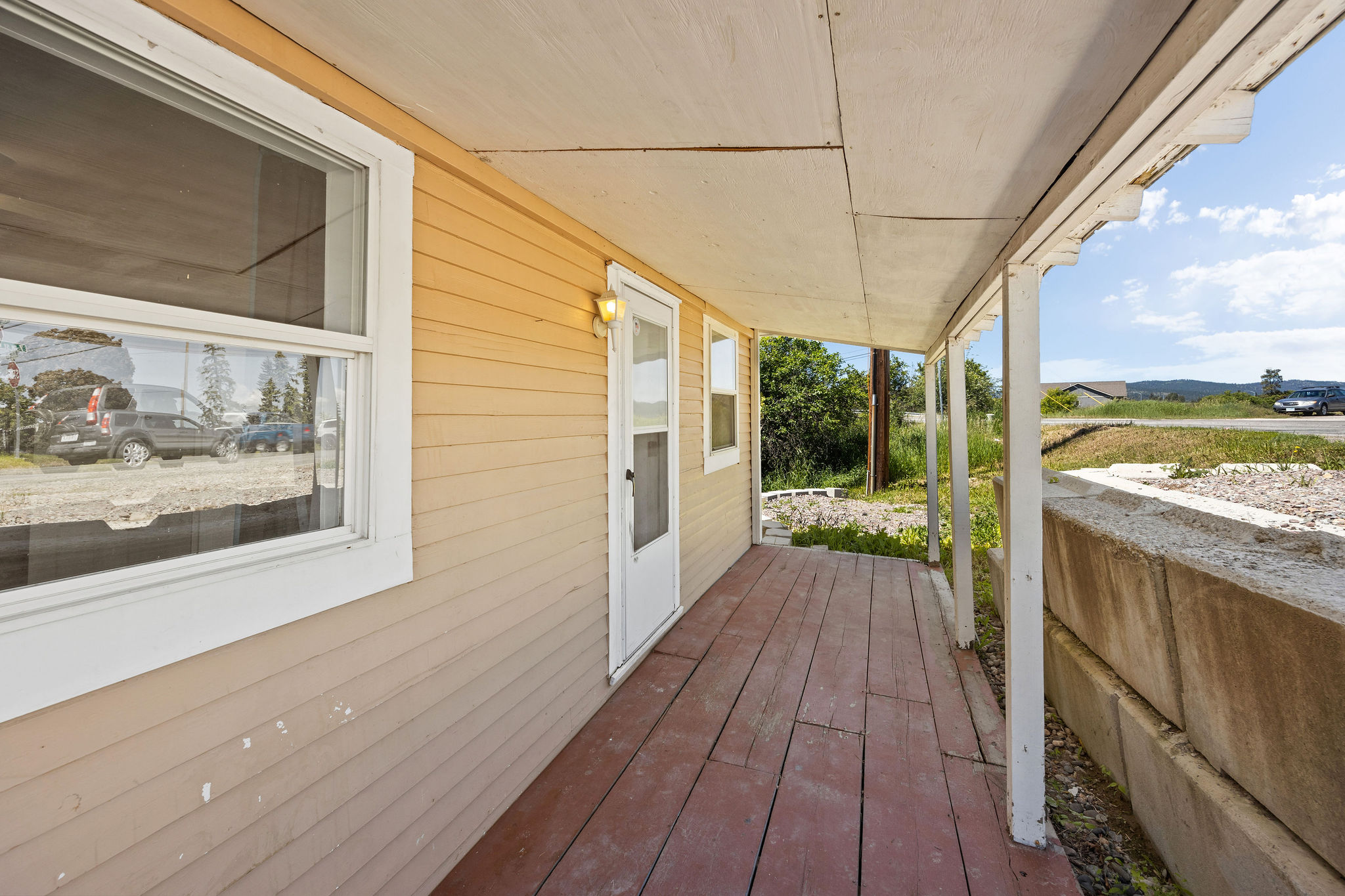 1332 7th Street W Property Photo 3