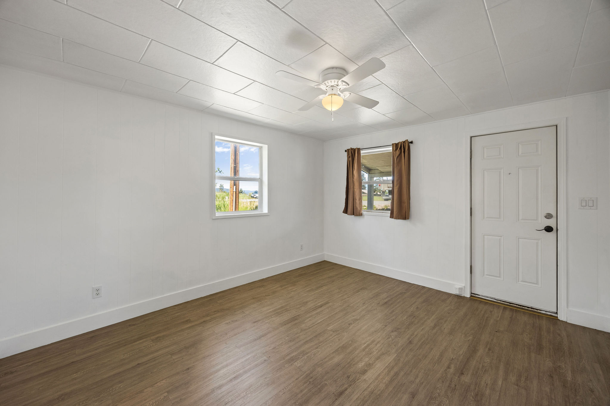 1332 7th Street W Property Photo 4