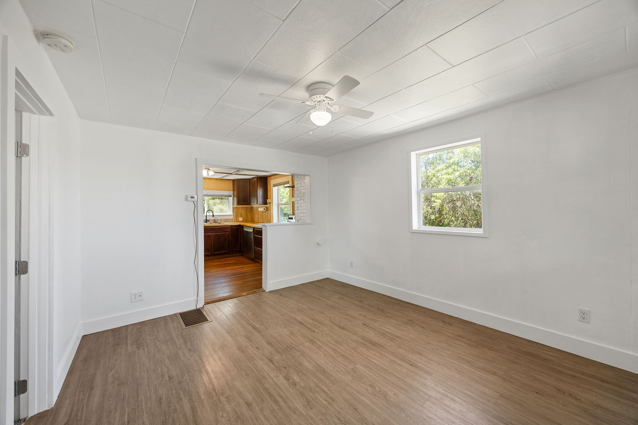 1332 7th Street W Property Photo 5