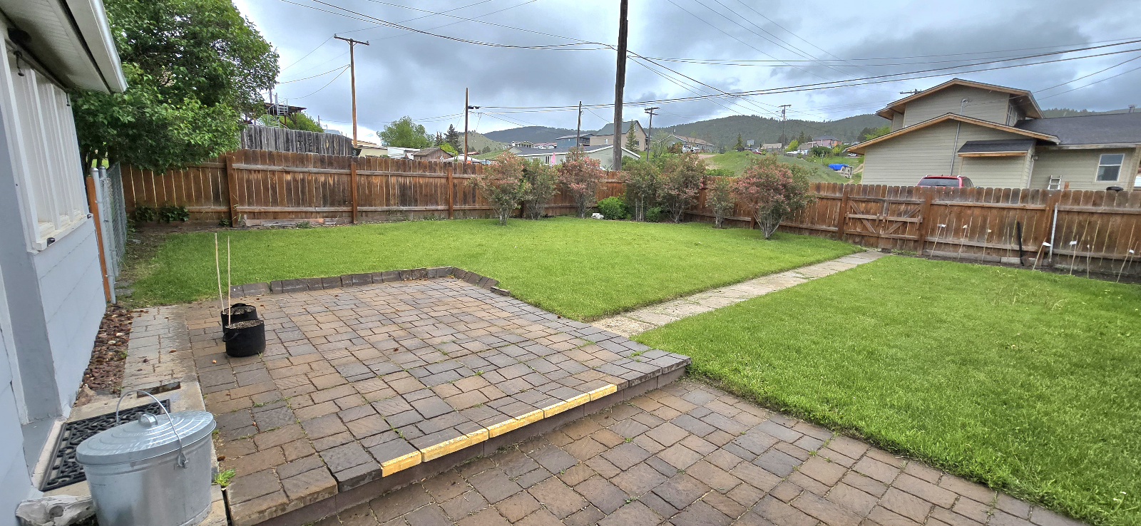 122 N Holland Street Property Photo 4