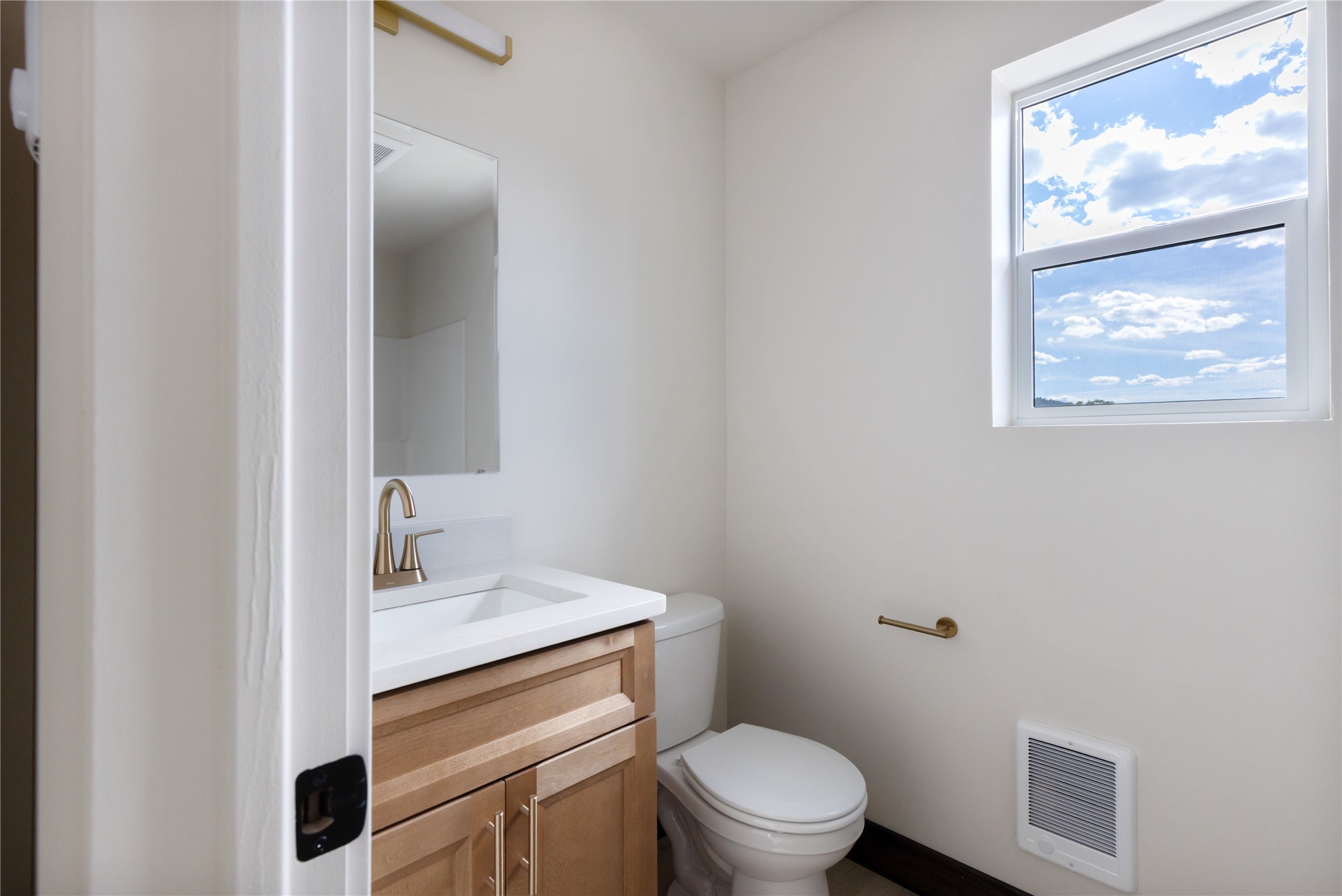 869 9th Street W Property Photo 18