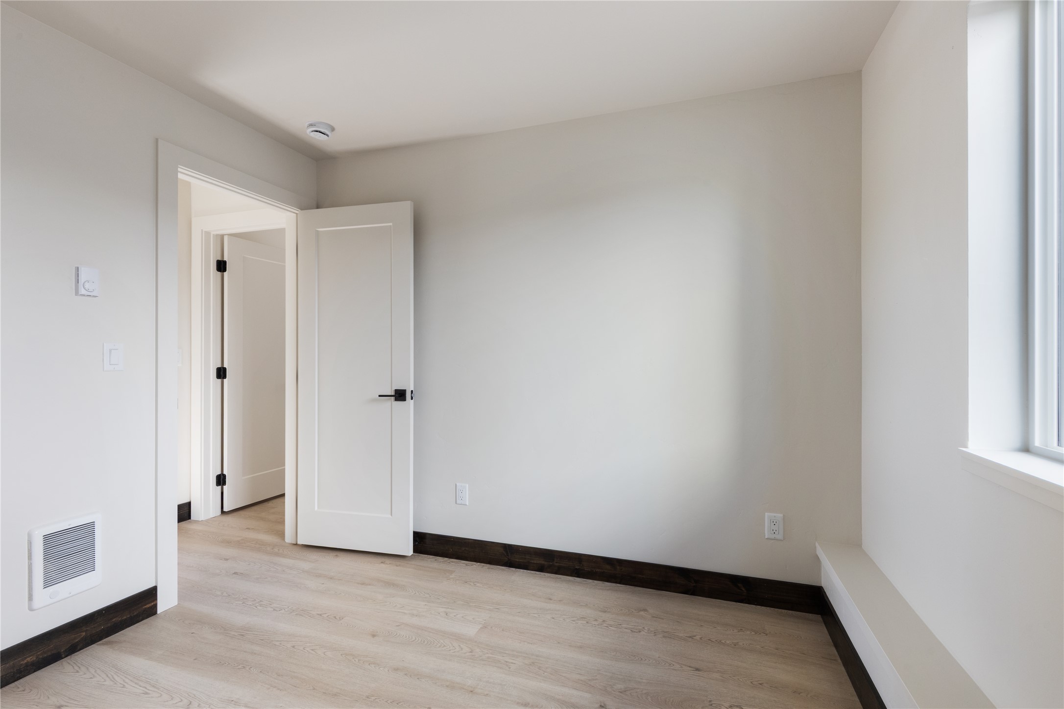 869 9th Street W Property Photo 23