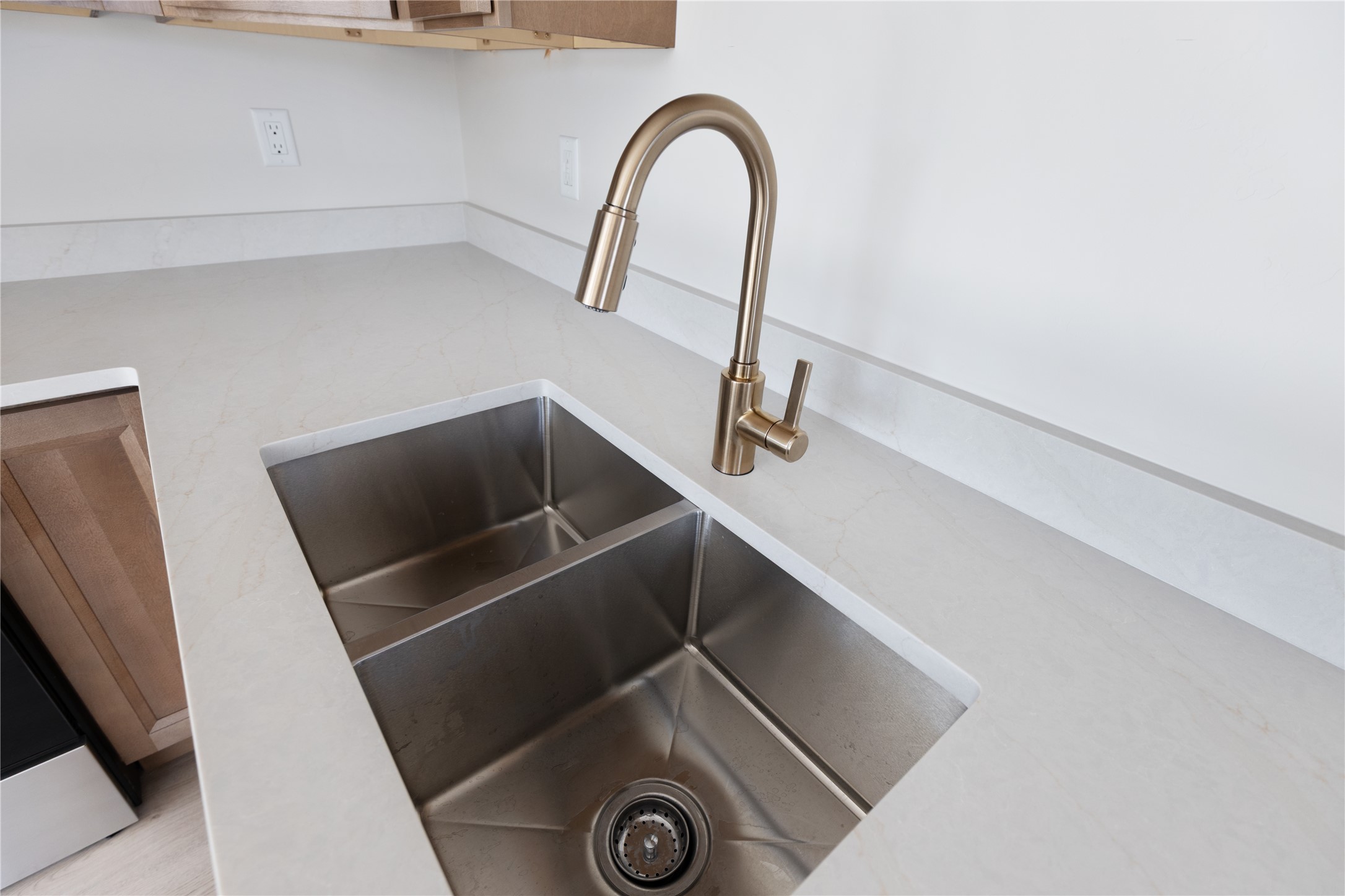 869 9th Street W Property Photo 27