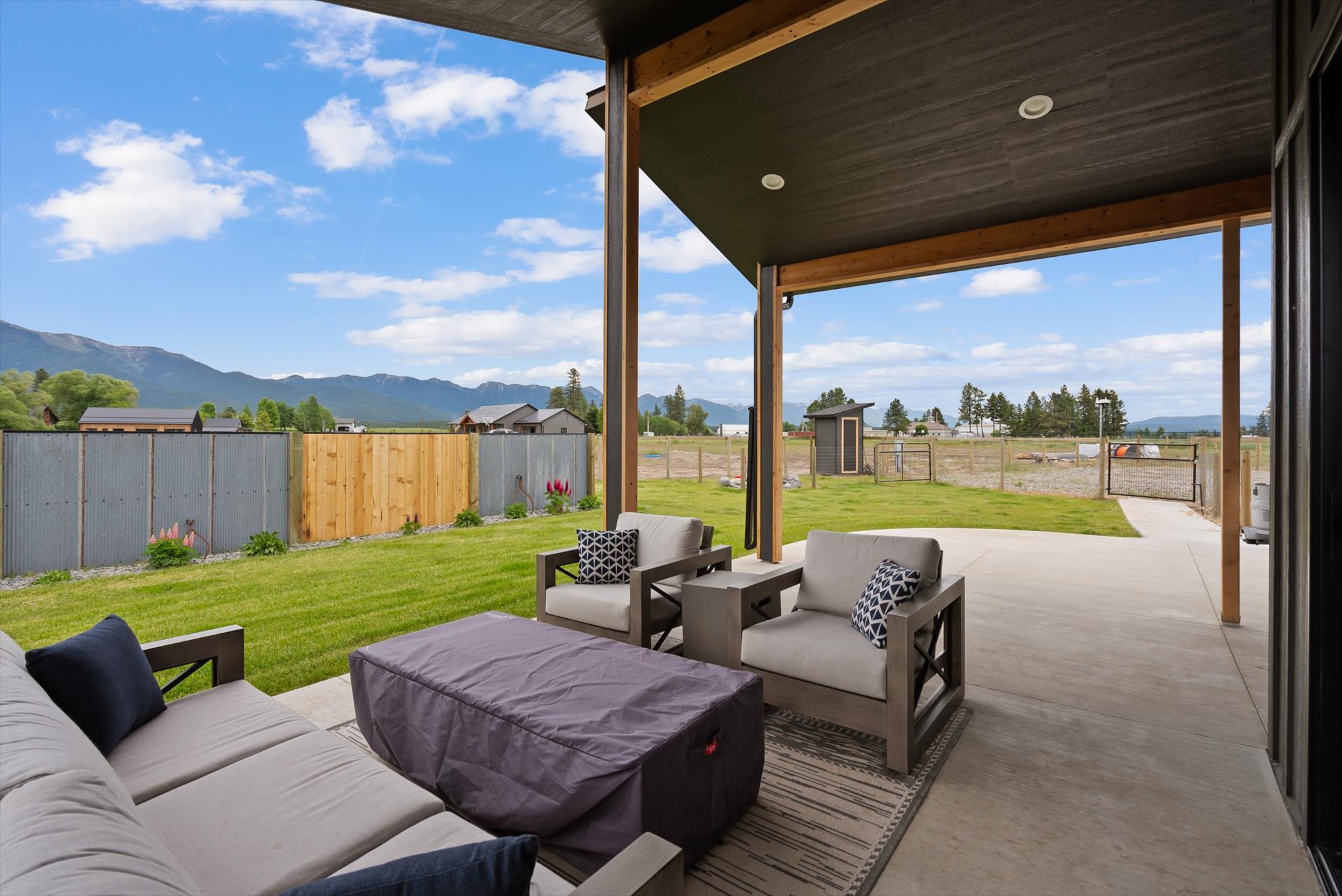 83 Creston Trail Property Photo 6
