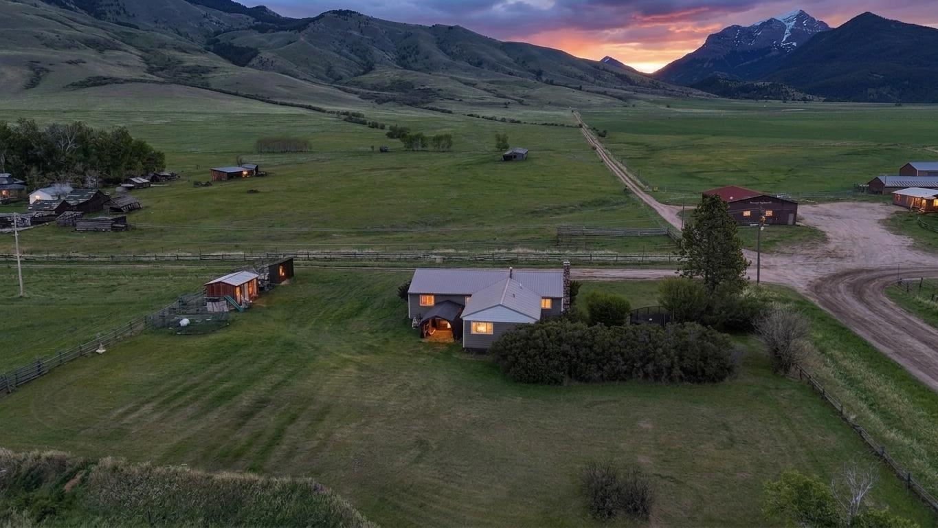 1 Carkeek Lane Property Photo 1