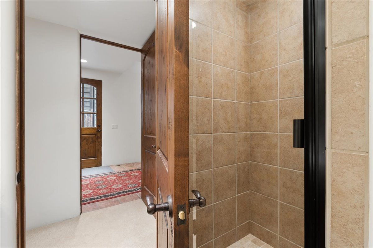 128 Slopeside Drive 18 Property Photo 29