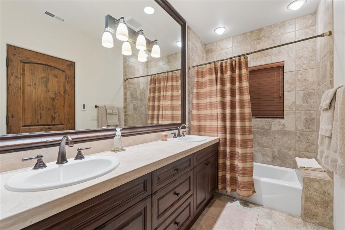 128 Slopeside Drive 18 Property Photo 40