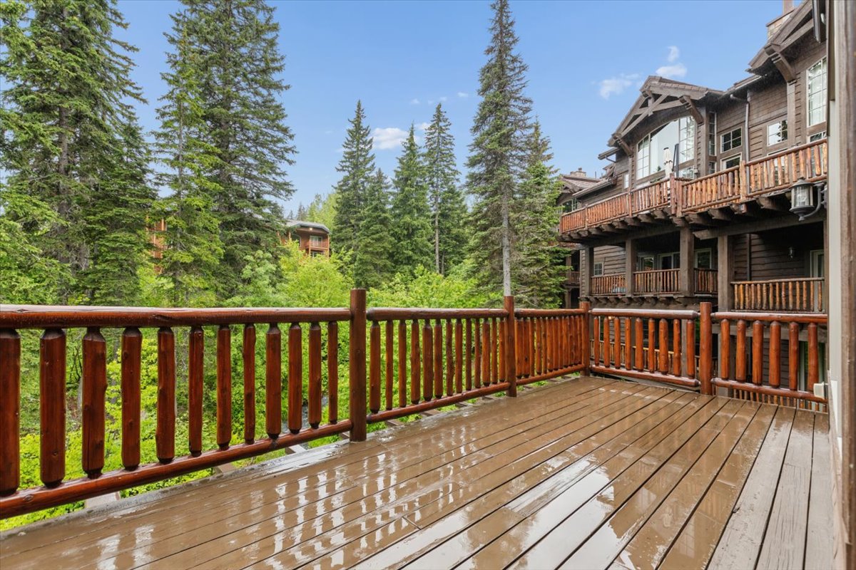 128 Slopeside Drive 18 Property Photo 45