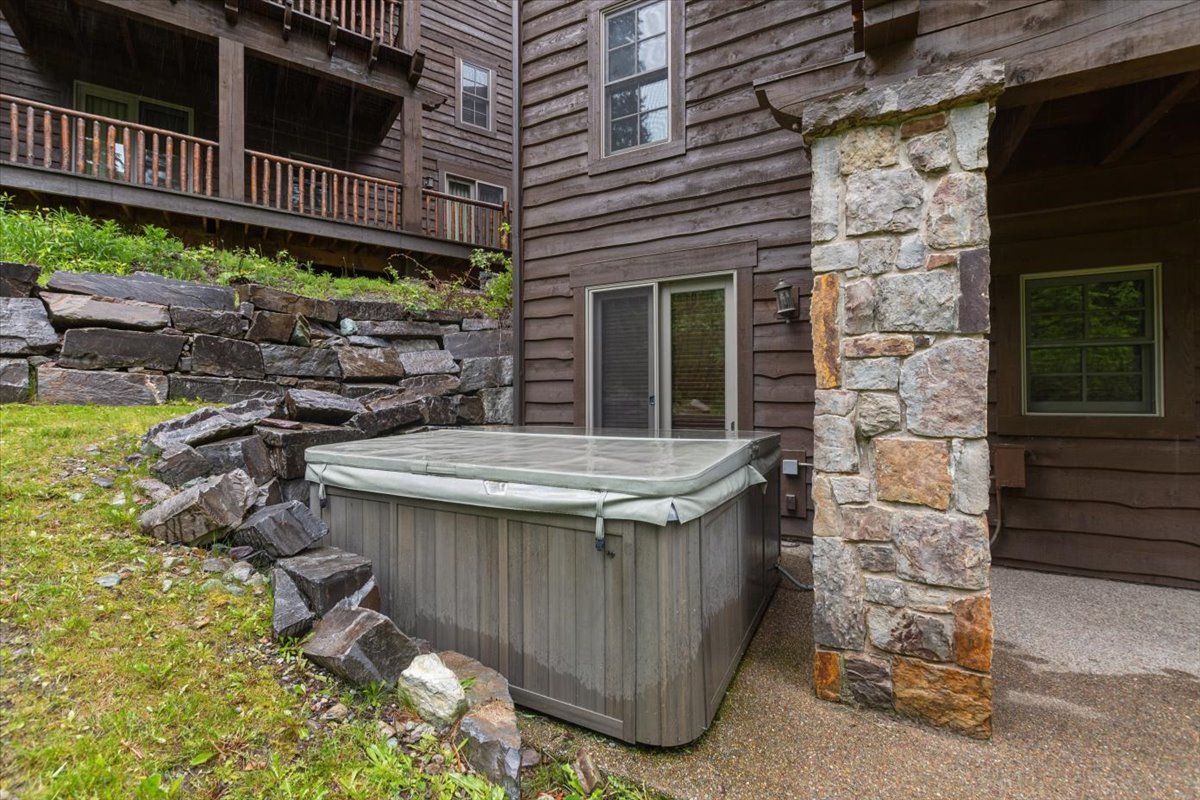 128 Slopeside Drive 18 Property Photo 49