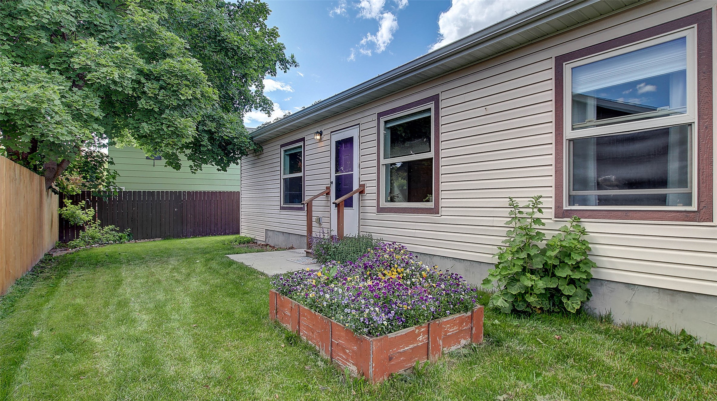6105 Rains Place Property Photo 2