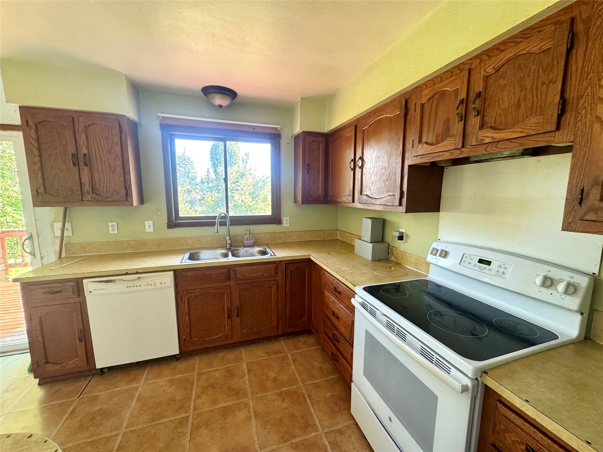1813 Stag Lane Property Photo 7